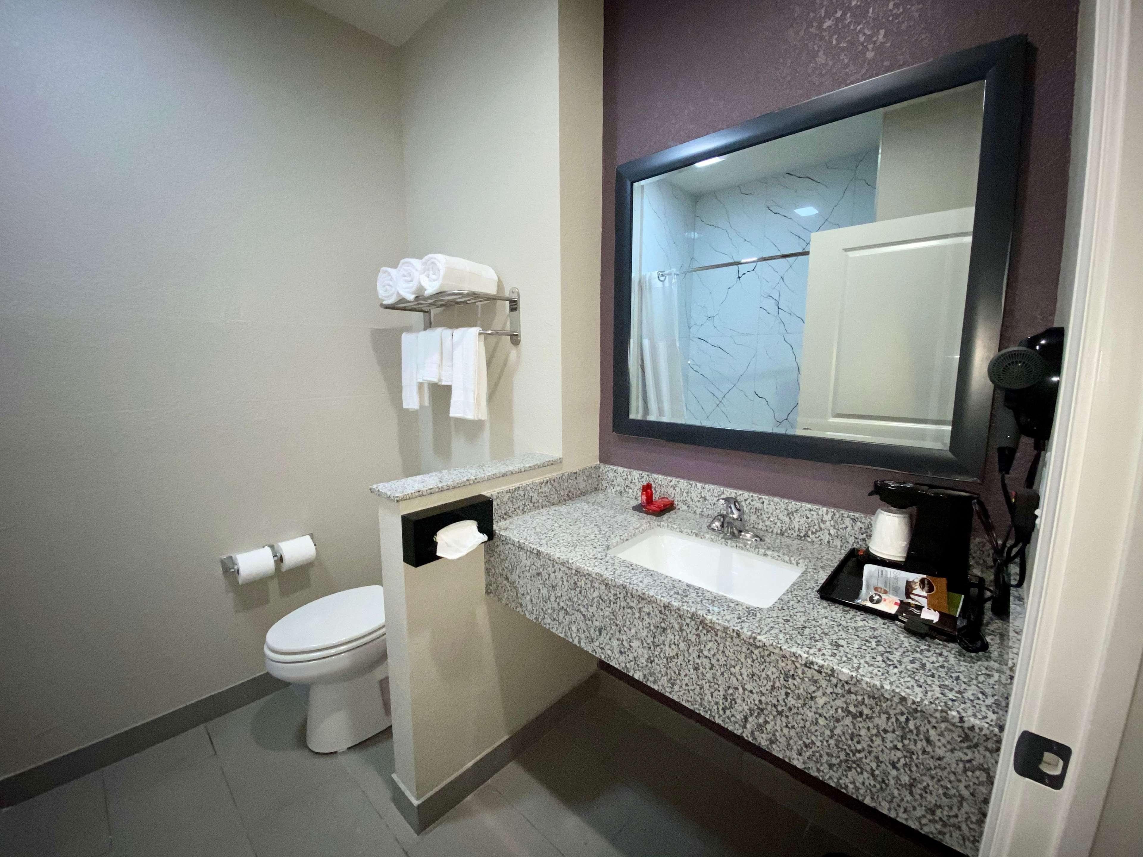Surestay Plus Hotel By Best Western Ada Luaran gambar